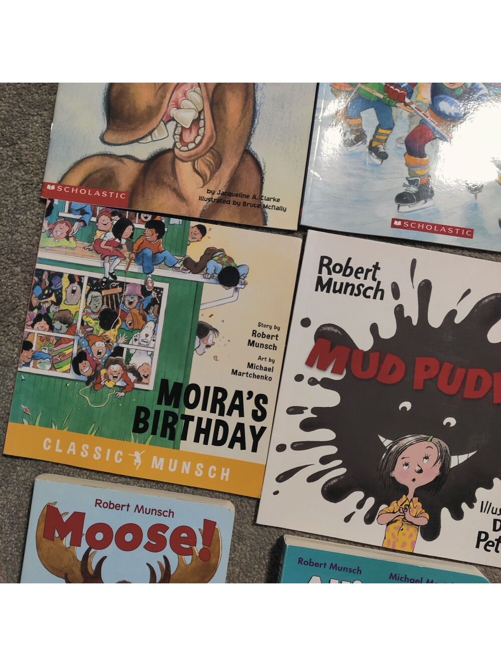 Lot of 9 Children's Picture Books Robert Munsch Bundle Scholastic Paperbacks - Picture 4 of 8